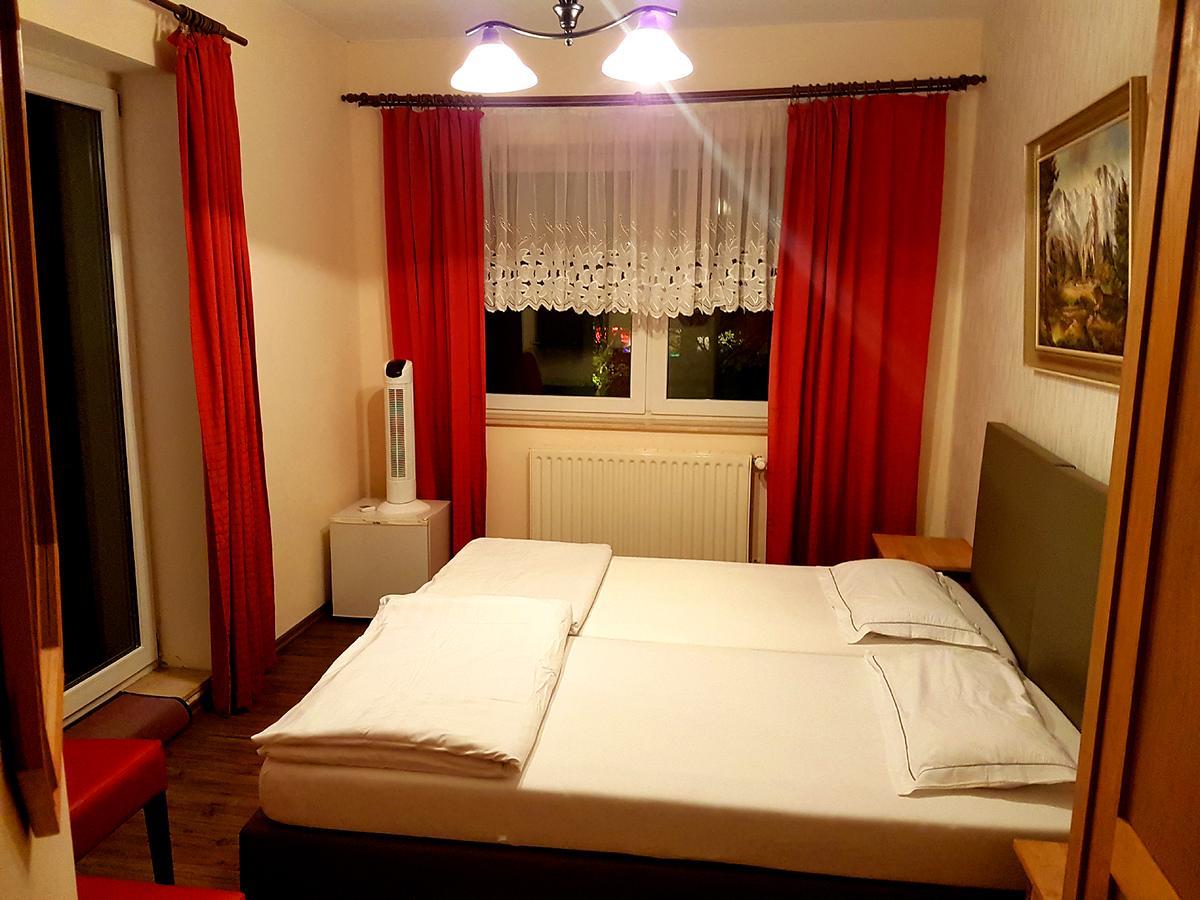 Pension Balkan Eisenhüttenstadt Exterior foto